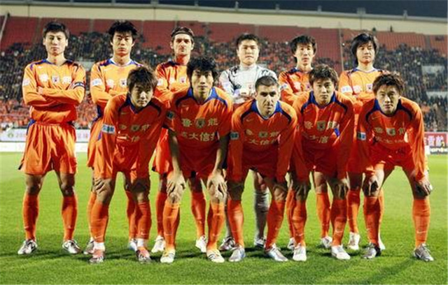 三条线上做 三条线上做